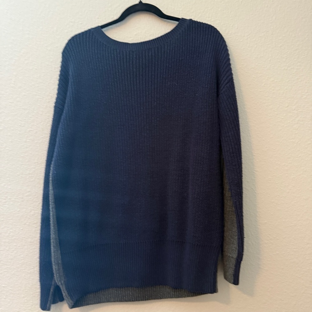 Urban Outfitters Navy Blue & Gray Women’s Sweater - Picture 5 of 6